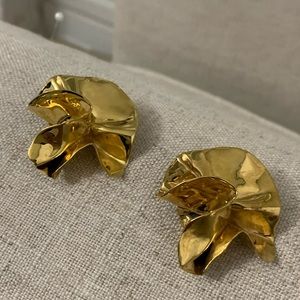 STERLING KING Delphinium Mini Stud Earrings